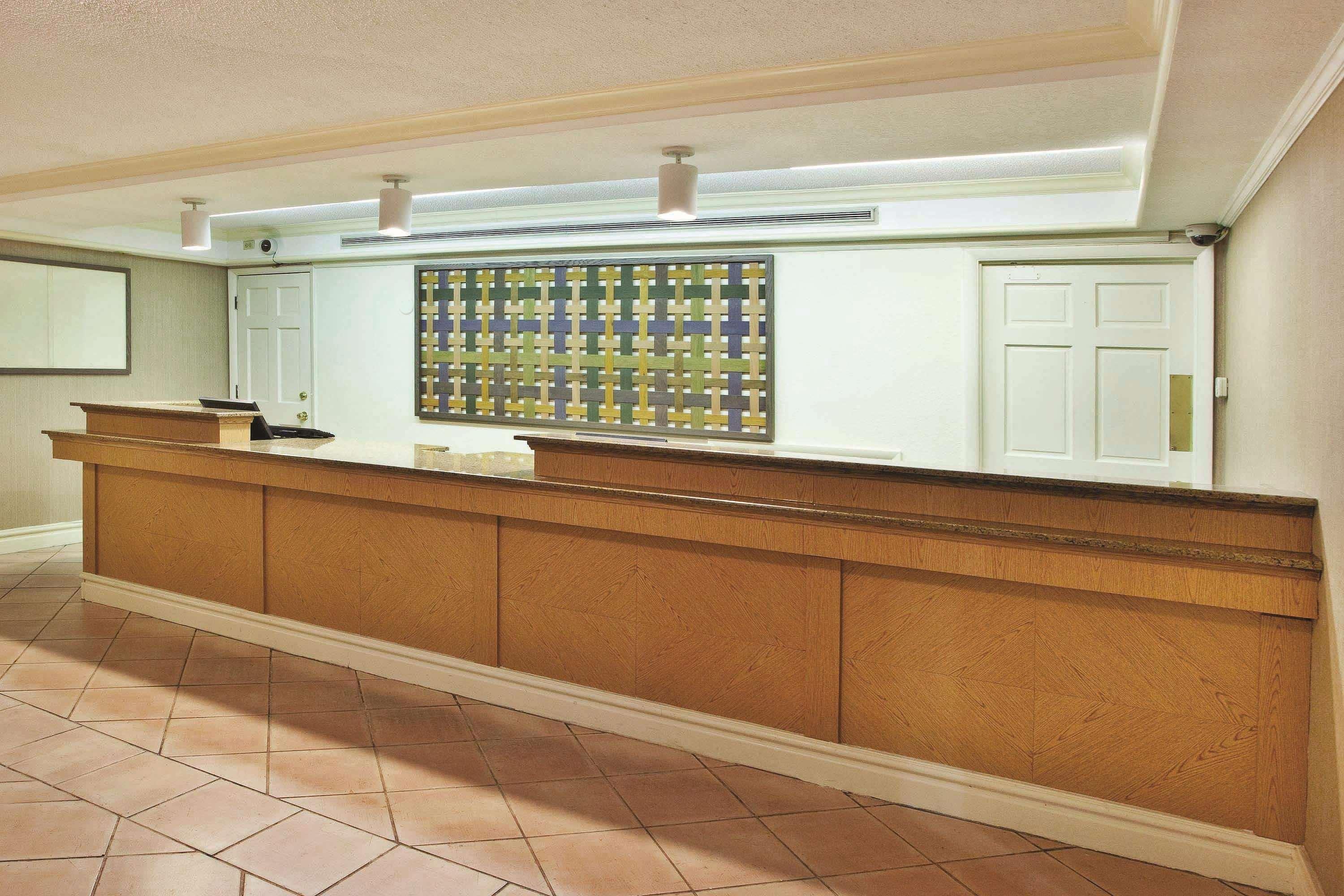 La Quinta Inn By Wyndham Savannah Midtown Exteriör bild