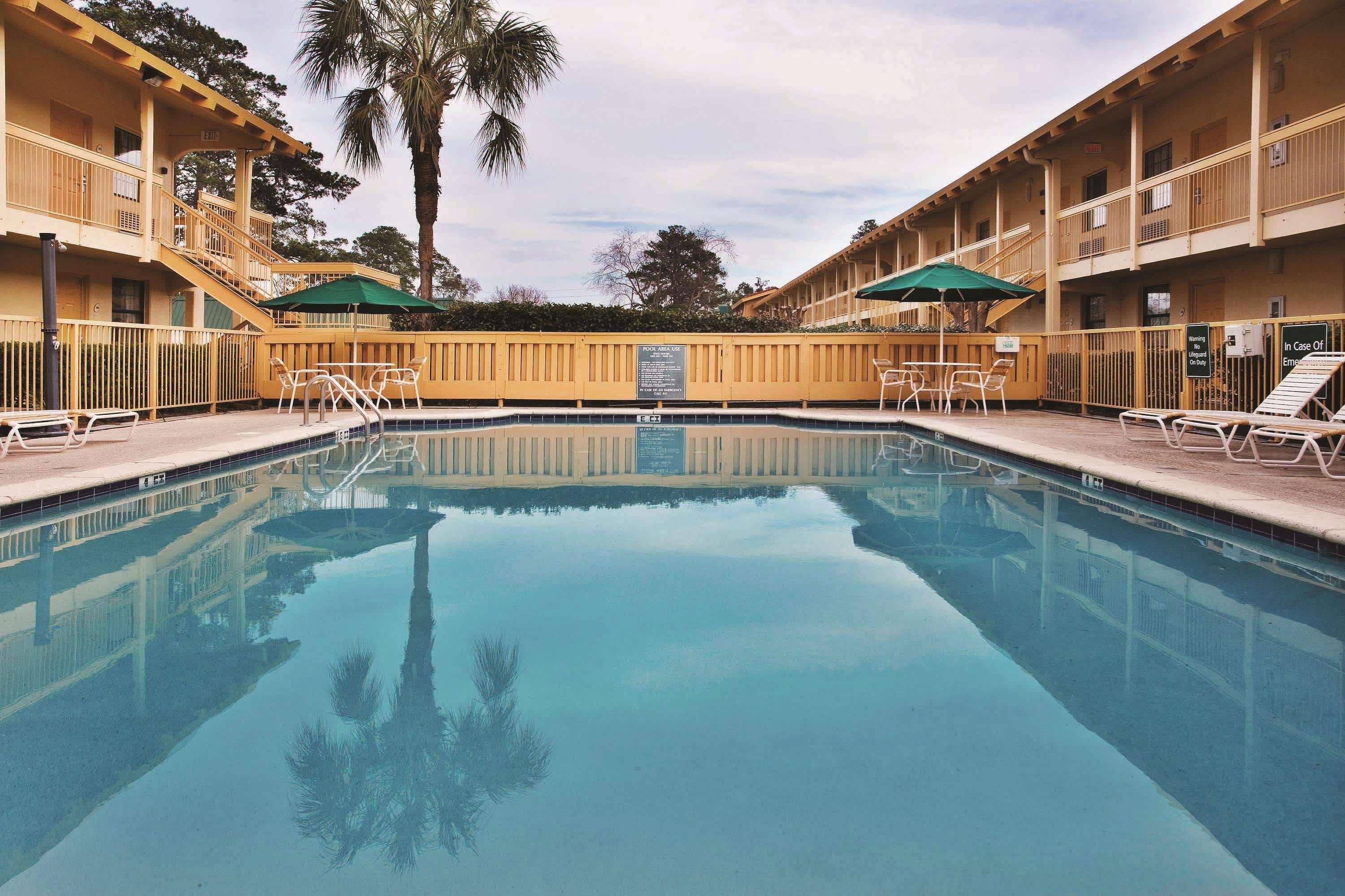 La Quinta Inn By Wyndham Savannah Midtown Exteriör bild