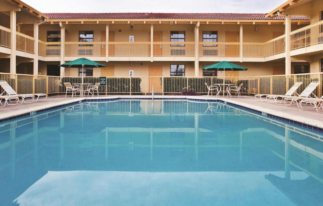 La Quinta Inn By Wyndham Savannah Midtown Exteriör bild